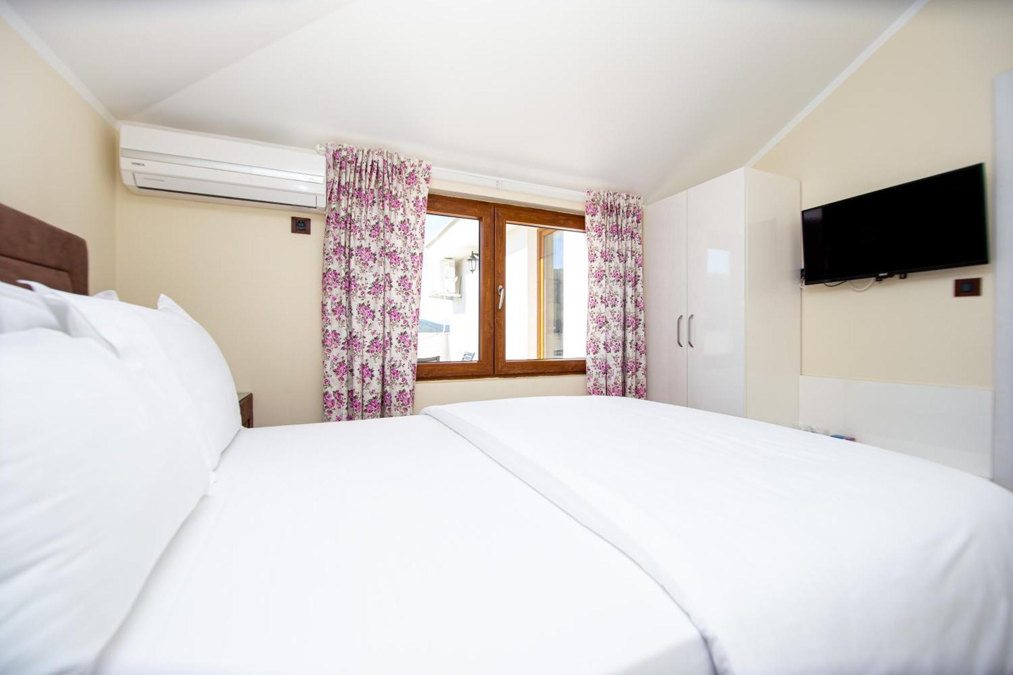 Hotel Opera Jaz Budva Bagian luar foto
